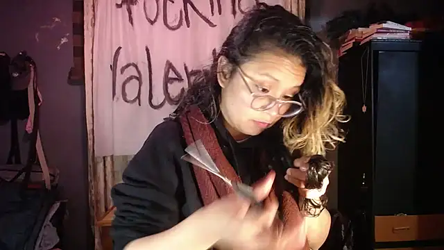 Snapshot of Hathorlove chatting on February 2026 07:04:02 AM Hathorlove online show from February 2026 07:04:02 AM