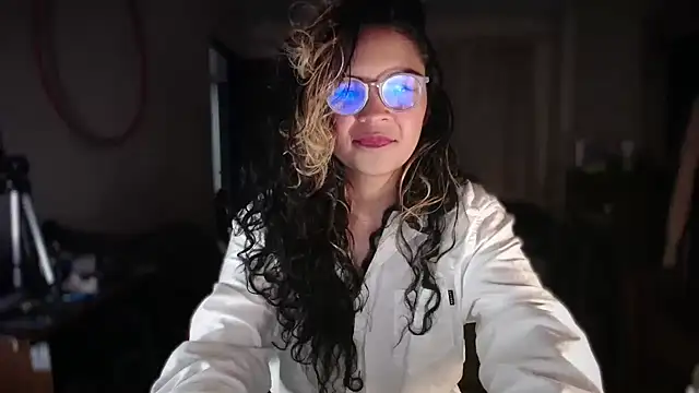 Snapshot of Hathorlove chatting on April 2026 03:31:02 AM Hathorlove online show from April 2026 03:31:02 AM