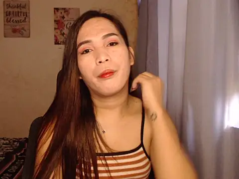 Snapshot of Msyensmith chatting on February 2025 06:56:02 AM Msyensmith online show from February 2025 06:56:02 AM