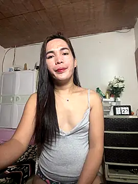 Snapshot of Msyensmith chatting on November 2025 12:43:01 AM Msyensmith online show from November 2025 12:43:01 AM