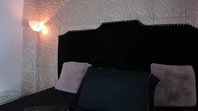 Snapshot of JennyRouse01 chatting on March 2025 11:01:02 AM JennyRouse01 online show from March 2025 11:01:02 AM