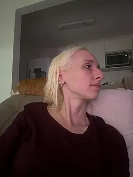 Snapshot of bunnydark00 chatting on March 2025 12:05:02 AM bunnydark00 online show from March 2025 12:05:02 AM