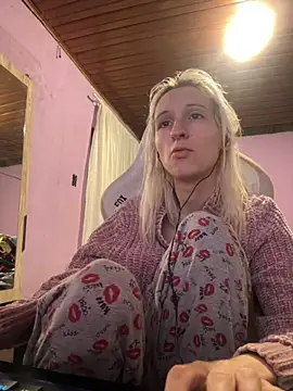 Snapshot of bunnydark00 chatting on September 2025 12:33:02 AM bunnydark00 online show from September 2025 12:33:02 AM