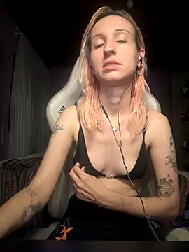 Snapshot of bunnydark00 chatting on October 2025 04:33:02 AM bunnydark00 online show from October 2025 04:33:02 AM