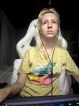 bunnydark00 online show from November 2025 02:06:01 AM