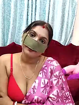 Snapshot of Queen_Dolly chatting on February 2025 06:15:02 PM Queen Dolly online show from February 2025 06:15:02 PM