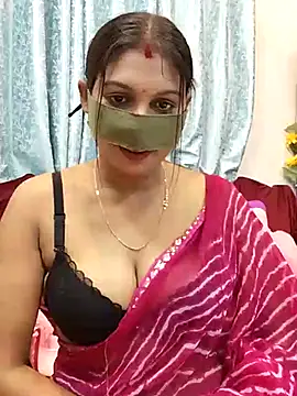 Snapshot of Queen_Dolly chatting on February 2025 05:58:02 PM Queen Dolly online show from February 2025 05:58:02 PM