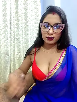 Snapshot of Queen_Dolly chatting on March 2026 05:05:01 PM Queen Dolly online show from March 2026 05:05:01 PM