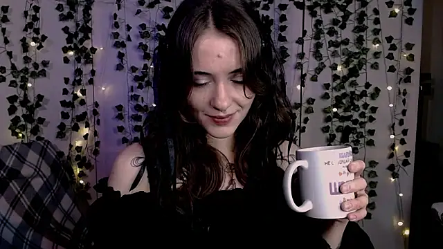 Snapshot of risha_laas chatting on April 2026 08:11:02 PM risha laas online show from April 2026 08:11:02 PM