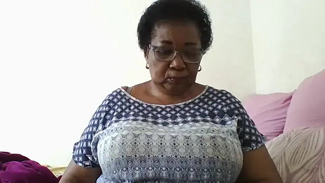 Snapshot of KinkyRicoSaisyours chatting on April 2026 12:21:01 PM KinkyRicoSaisyours online show from April 2026 12:21:01 PM