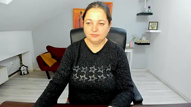 Snapshot of LollaGirl chatting on November 2025 04:18:01 AM LollaGirl online show from November 2025 04:18:01 AM