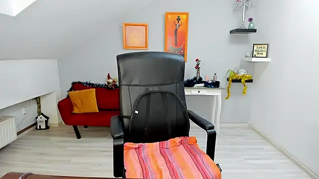 Snapshot of LollaGirl chatting on January 2026 04:26:01 AM LollaGirl online show from January 2026 04:26:01 AM