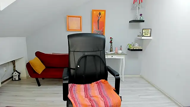 Snapshot of LollaGirl chatting on January 2026 04:27:02 AM LollaGirl online show from January 2026 04:27:02 AM