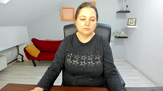 Snapshot of LollaGirl chatting on February 2026 04:11:01 AM LollaGirl online show from February 2026 04:11:01 AM