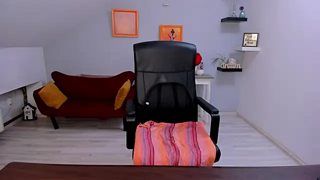 Snapshot of LollaGirl chatting on February 2026 04:19:02 AM LollaGirl online show from February 2026 04:19:02 AM