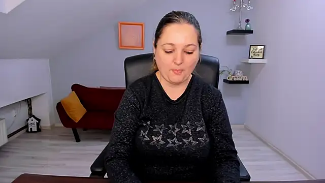 Snapshot of LollaGirl chatting on February 2026 04:21:02 AM LollaGirl online show from February 2026 04:21:02 AM