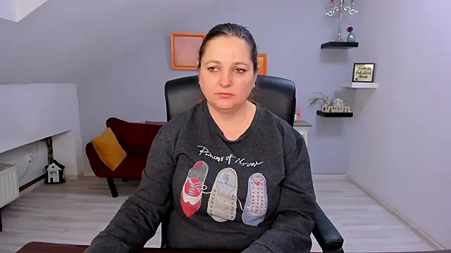 Snapshot of LollaGirl chatting on February 2026 04:12:02 AM LollaGirl online show from February 2026 04:12:02 AM