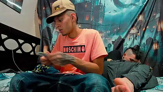 davidlatin66 online show from November 2025 02:56:02 AM