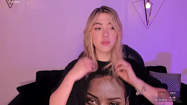 Snapshot of EveBensonX chatting on October 2025 12:28:01 PM EveBensonX online show from October 2025 12:28:01 PM