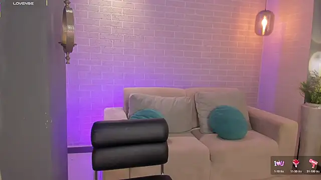 Snapshot of EveBensonX chatting on November 2025 08:16:01 PM EveBensonX online show from November 2025 08:16:01 PM