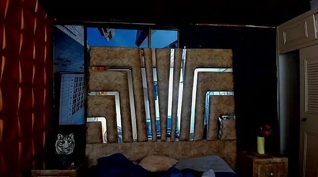 cute sassy online show from February 2025 02:14:01 AM