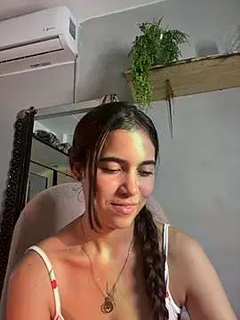 Snapshot of Sallye_ chatting on April 2026 04:03:02 AM Sallye online show from April 2026 04:03:02 AM