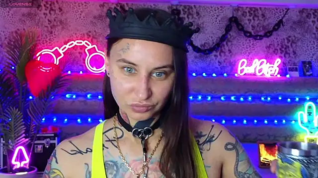 Snapshot of Cool_Freak_ chatting on April 2026 10:24:02 AM Cool Freak online show from April 2026 10:24:02 AM