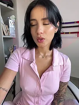 Ale Lewis online show from January 2025 08:22:01 PM