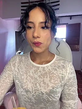 Snapshot of Ale_Lewis chatting on March 2026 10:03:02 PM Ale Lewis online show from March 2026 10:03:02 PM