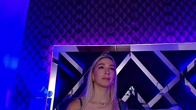 victoriaa lee  online show from October 2025 07:34:02 PM