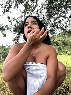 Snapshot of serena_willow chatting on November 2025 03:55:01 PM serena willow online show from November 2025 03:55:01 PM