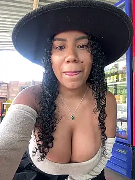 Snapshot of serena_willow chatting on November 2025 07:51:02 PM serena willow online show from November 2025 07:51:02 PM