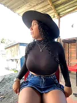 Snapshot of serena_willow chatting on November 2025 05:33:01 PM serena willow online show from November 2025 05:33:01 PM