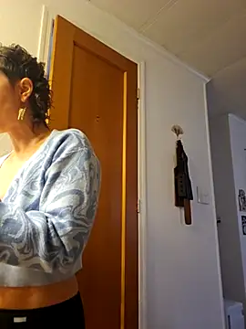 mossy kiss online show from March 2025 02:23:01 PM