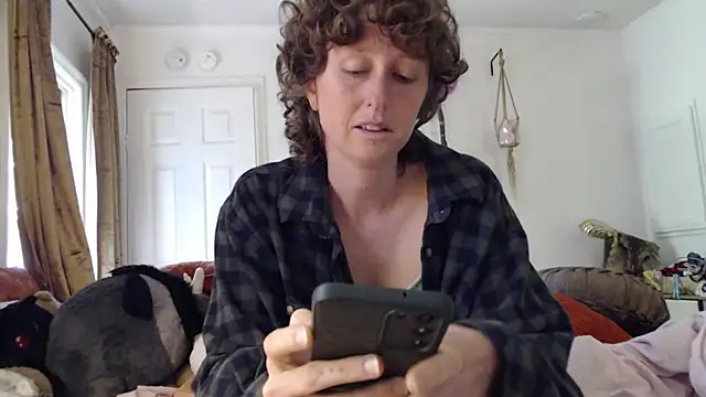 mossy kiss online show from September 2025 04:17:01 PM