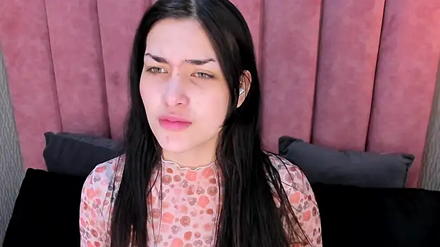 Alexa Thaylor  online show from November 2025 02:50:01 PM