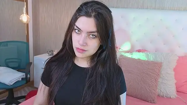 Alexa Thaylor  online show from February 2026 02:39:02 PM