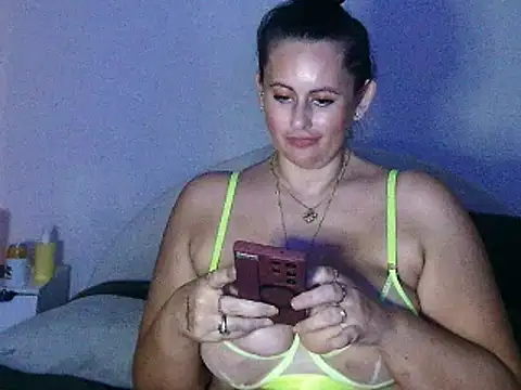 Tashmoss online show from January 2025 04:17:01 PM