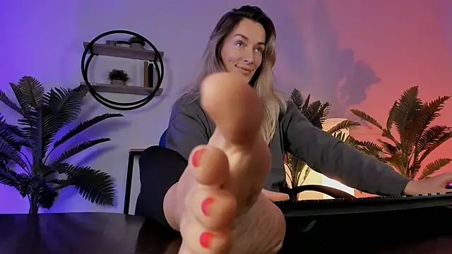 RebeccaMartinez online show from January 2025 01:31:02 PM