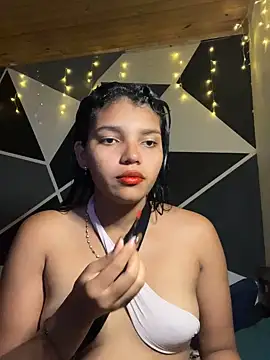 Snapshot of emilyharber chatting on September 2025 06:42:02 PM emilyharber online show from September 2025 06:42:02 PM