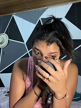 Snapshot of emilyharber chatting on September 2025 09:07:02 PM emilyharber online show from September 2025 09:07:02 PM