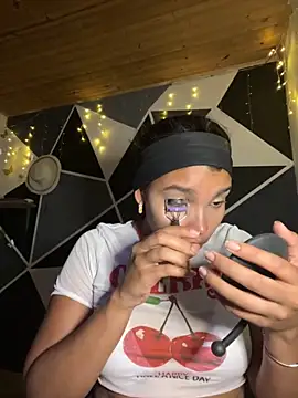 Snapshot of emilyharber chatting on October 2025 07:12:01 PM emilyharber online show from October 2025 07:12:01 PM