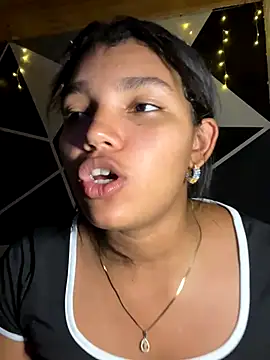 Snapshot of emilyharber chatting on October 2025 07:25:02 PM emilyharber online show from October 2025 07:25:02 PM