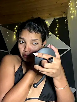 Snapshot of emilyharber chatting on October 2025 07:58:01 PM emilyharber online show from October 2025 07:58:01 PM