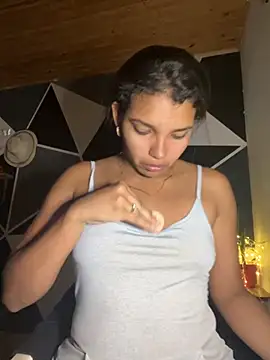 Snapshot of emilyharber chatting on November 2025 07:40:02 PM emilyharber online show from November 2025 07:40:02 PM