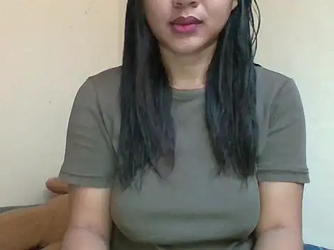 Snapshot of _smiling4u_ chatting on April 2026 02:37:02 AM smiling4u online show from April 2026 02:37:02 AM