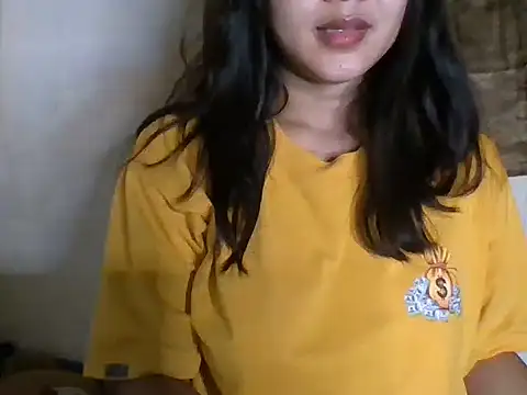 Snapshot of _smiling4u_ chatting on July 2026 01:06:02 PM smiling4u online show from July 2026 01:06:02 PM
