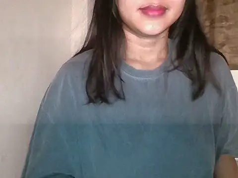Snapshot of _smiling4u_ chatting on July 2026 05:40:02 PM smiling4u online show from July 2026 05:40:02 PM