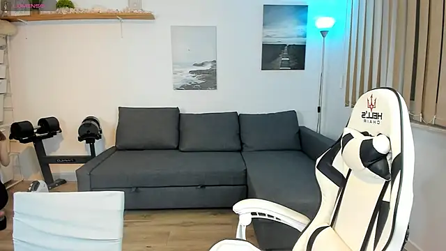 PollyFlame online show from January 2025 10:51:02 PM