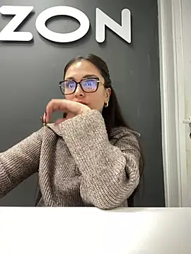 Snapshot of Sweet_Lollypop chatting on January 2025 04:46:02 PM Sweet Lollypop online show from January 2025 04:46:02 PM